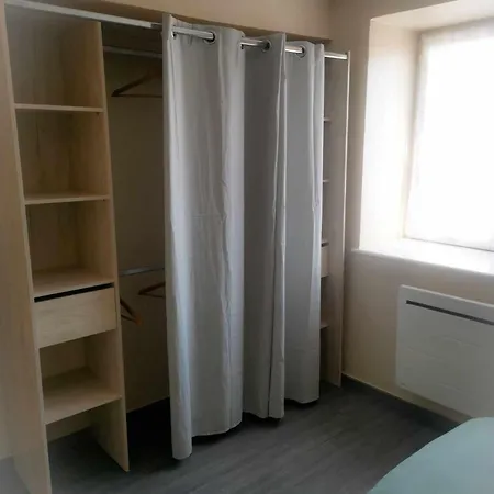 Fleurs De Lys Appartement Saint-Germain-Lespinasse